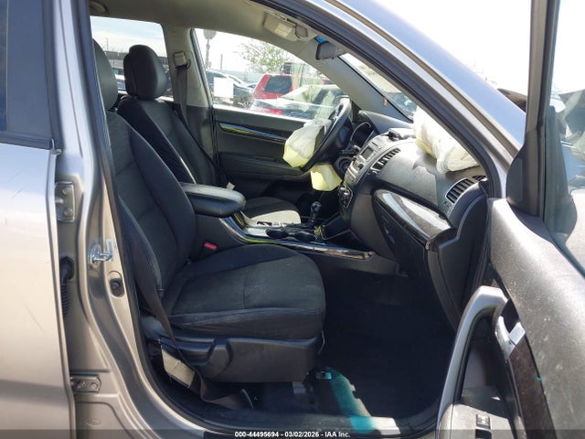 5XYKTCA6XFG553648 KIA SORENTO LX