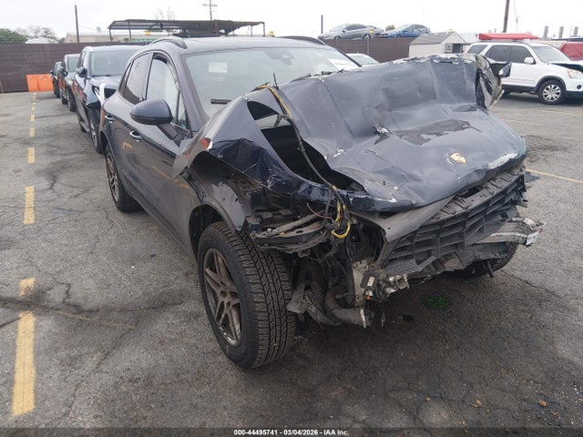 2018 PORSCHE MACAN WP1AA2A51JLB08181