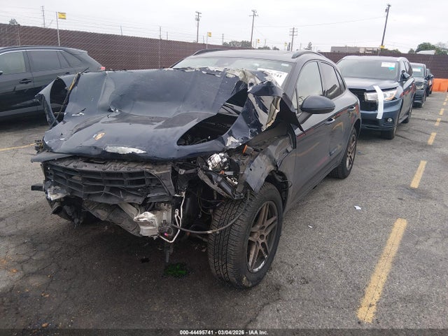 2018 PORSCHE MACAN WP1AA2A51JLB08181 Photo 1