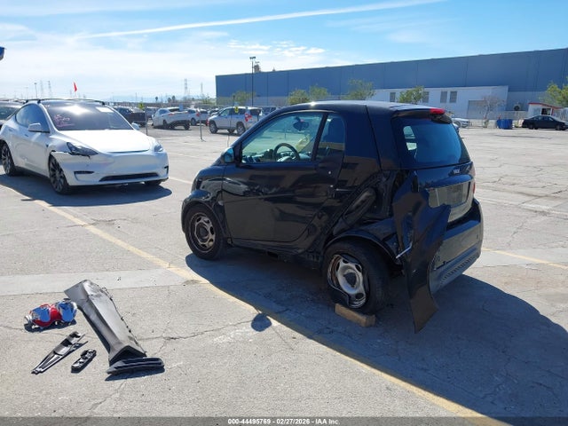 Smart Fortwo Pure 2015 WMEEJ3BA7FK804191 Image 3