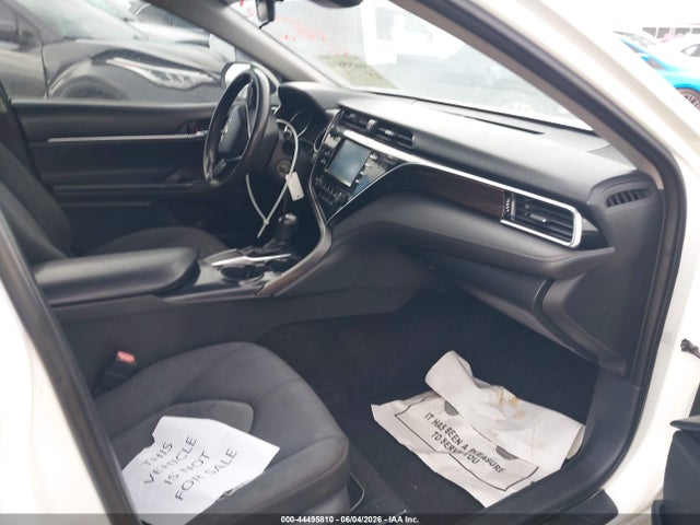 Продаж на аукціоні авто 2018 Toyota Camry Le, vin: 4T1B11HK3JU577032, номер лоту: 44495810