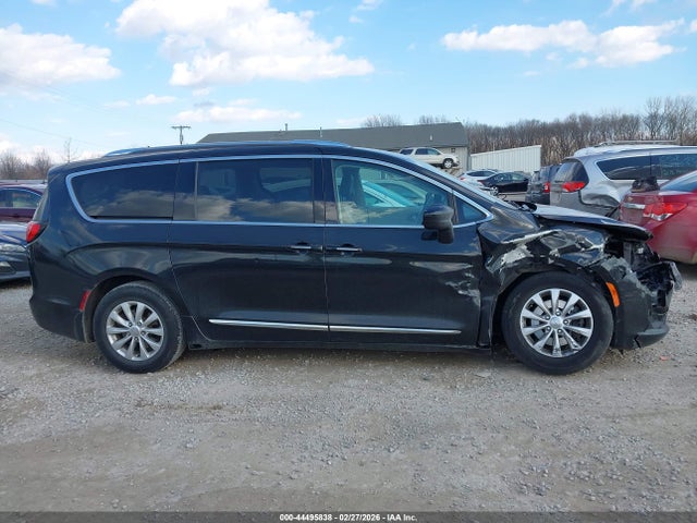 Продаж на аукціоні авто 2019 Chrysler Pacifica Touring L, vin: 2C4RC1BG2KR588054, номер лоту: 44495838