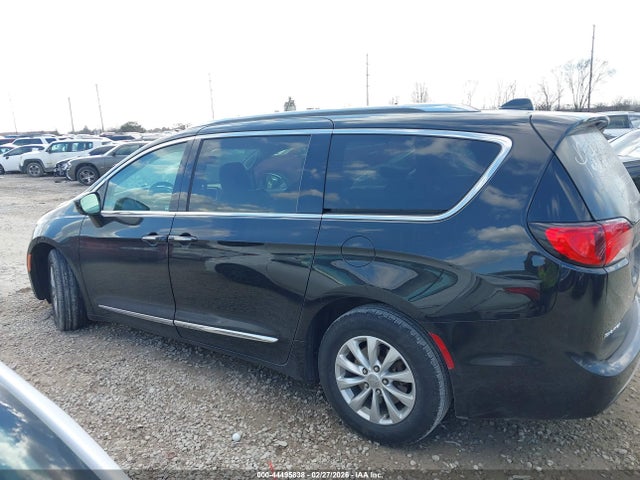 Продаж на аукціоні авто 2019 Chrysler Pacifica Touring L, vin: 2C4RC1BG2KR588054, номер лоту: 44495838