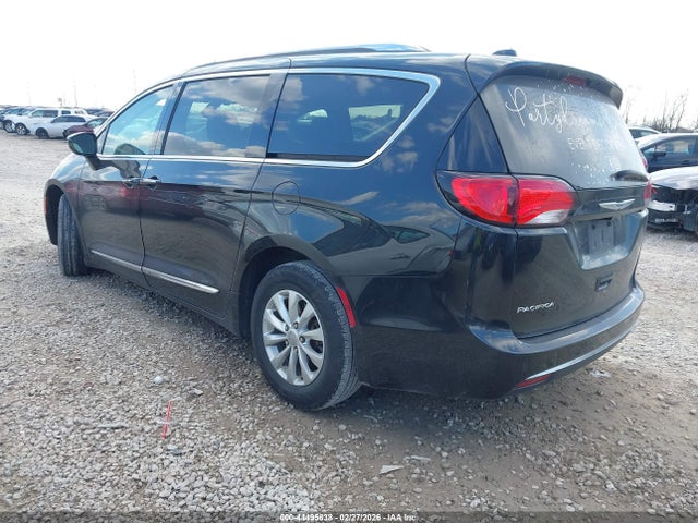 2019 CHRYSLER PACIFICA 2C4RC1BG2KR588054 Photo 2