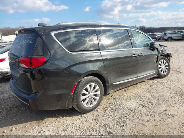 2019 CHRYSLER PACIFICA 2C4RC1BG2KR588054 Photo 3