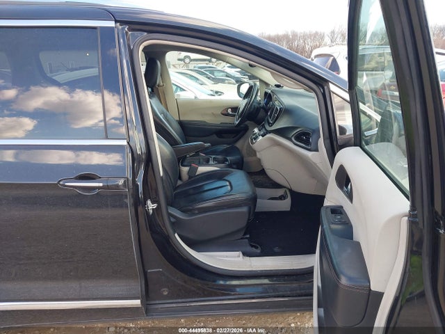 2019 CHRYSLER PACIFICA 2C4RC1BG2KR588054 Photo 4