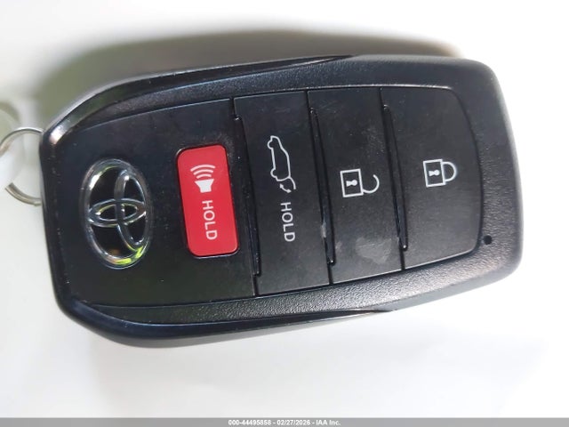JTEAAAAH4PJ135980 Toyota Venza Xle