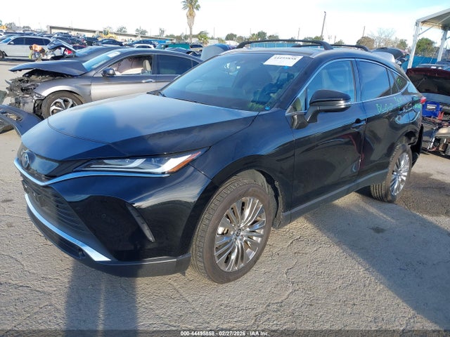 JTEAAAAH4PJ135980 Toyota Venza Xle