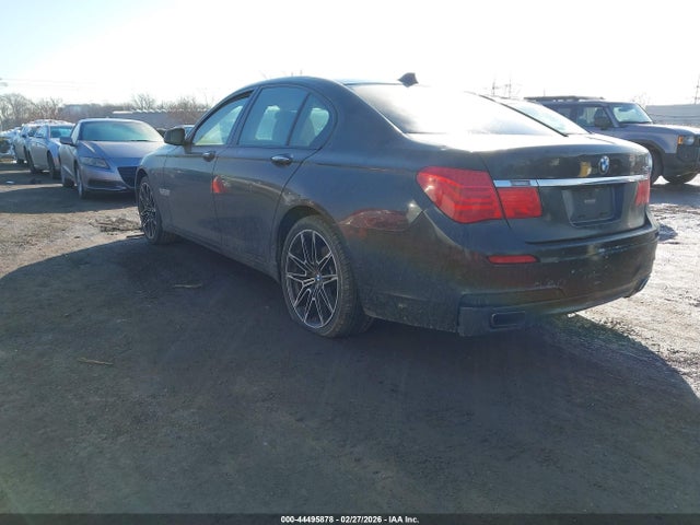 2011 BMW 740I WBAKA4C51BC392327 Photo 2