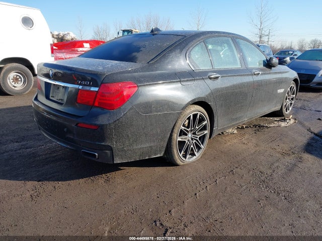2011 BMW 740I WBAKA4C51BC392327 Photo 3