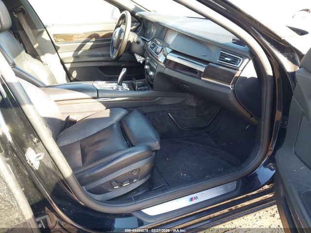 2011 BMW 740I WBAKA4C51BC392327 Photo 4