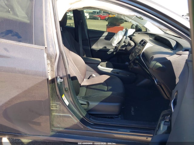 JTDKARFU1K3076008 Toyota Prius Le