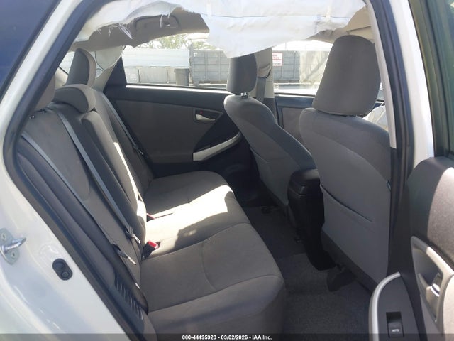 Toyota Prius Three 2015 JTDKN3DU1F1922045 Image 8