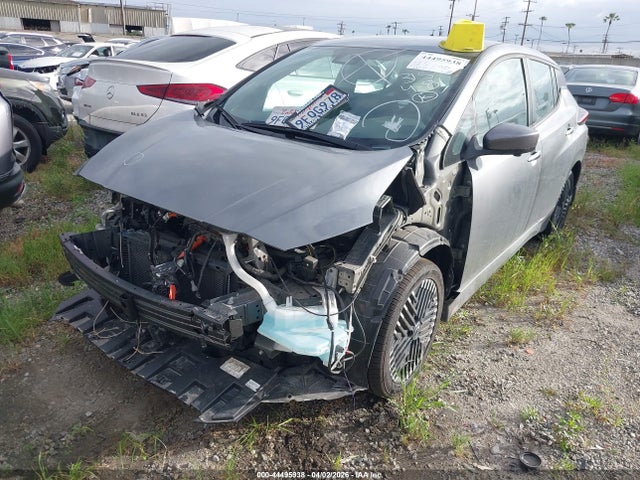 2023 NISSAN LEAF 1N4CZ1CV4PC558903 Photo 1