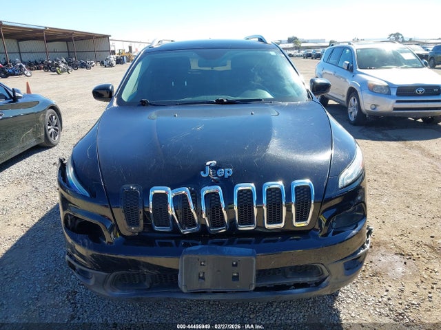 1C4PJLCBXHW517521 Jeep Cherokee Latitude Fwd
