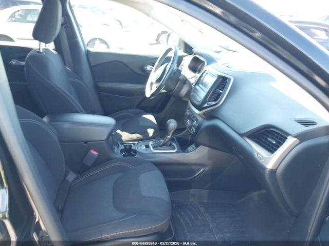 1C4PJLCBXHW517521 Jeep Cherokee Latitude Fwd