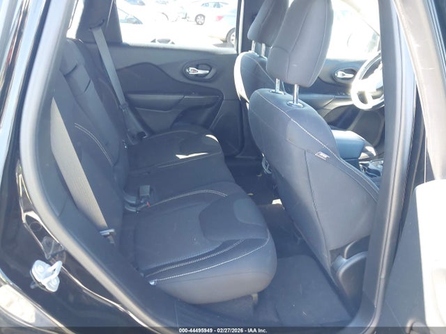1C4PJLCBXHW517521 Jeep Cherokee Latitude Fwd