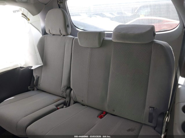 5TDKK3DC1FS677878 Toyota Sienna Le 8 Passenger