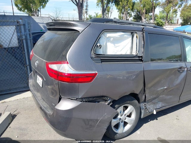 5TDKK3DC1FS677878 Toyota Sienna Le 8 Passenger