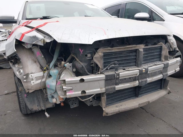 1FAHP2E81KG109883 Ford TAURUS SEL