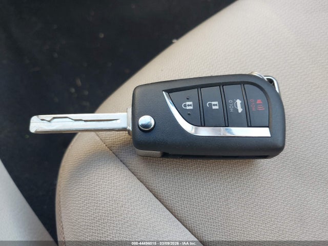 4T1B11HK3JU043982 Toyota CAMRY LE