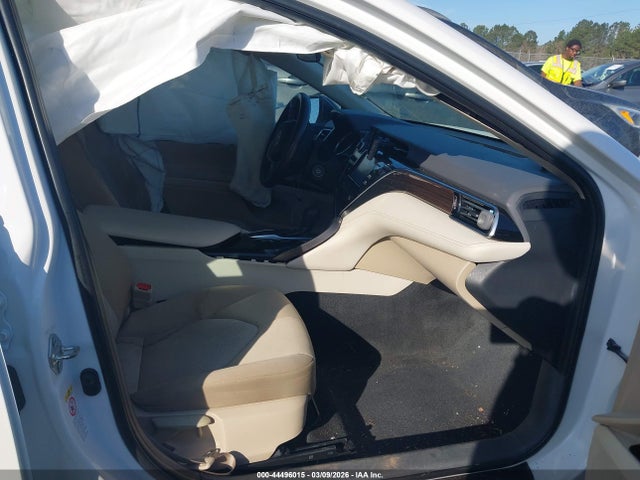 4T1B11HK3JU043982 Toyota CAMRY LE