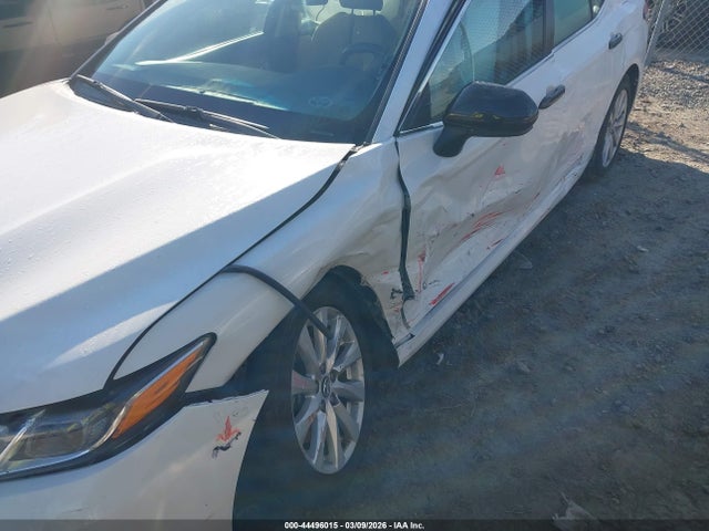 4T1B11HK3JU043982 Toyota CAMRY LE