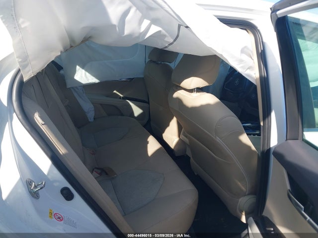 4T1B11HK3JU043982 Toyota CAMRY LE