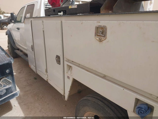 2020 RAM 5500 CHASSIS 3C7WRNFL7LG102316 Photo 2