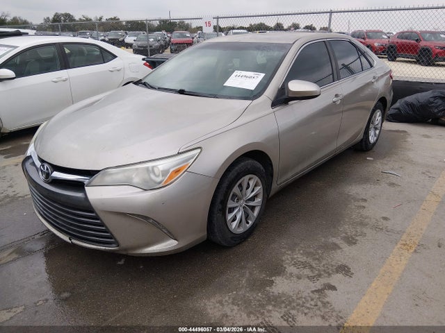 Toyota CAMRY LE 2015 4T4BF1FK0FR502449 Image 2