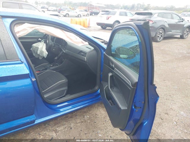 2022 VOLKSWAGEN JETTA 3VWBM7BU7NM034587 Photo 4