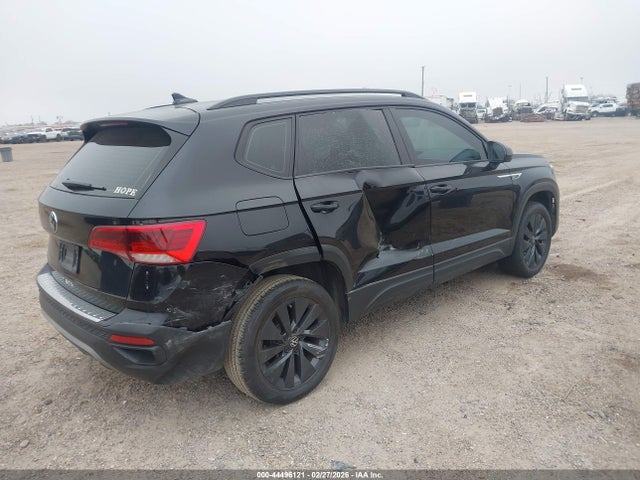44496121 :رقم المزاد ، 3VV5X7B24RM080150 vin ، 2024 Volkswagen Taos 1.5t S مزاد بيع