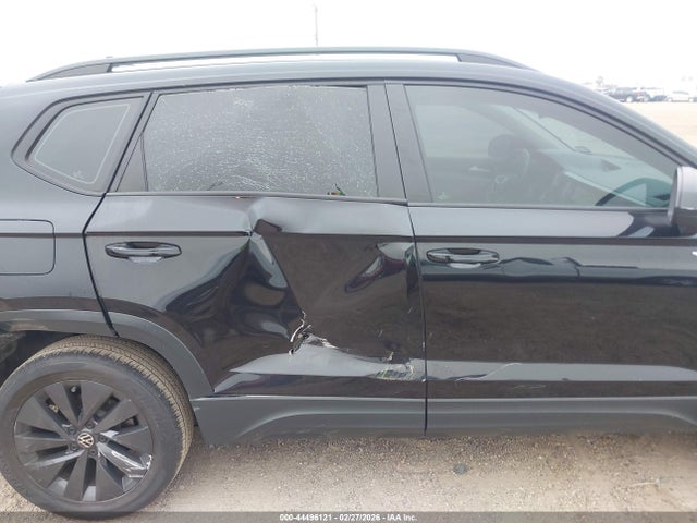 44496121 :رقم المزاد ، 3VV5X7B24RM080150 vin ، 2024 Volkswagen Taos 1.5t S مزاد بيع