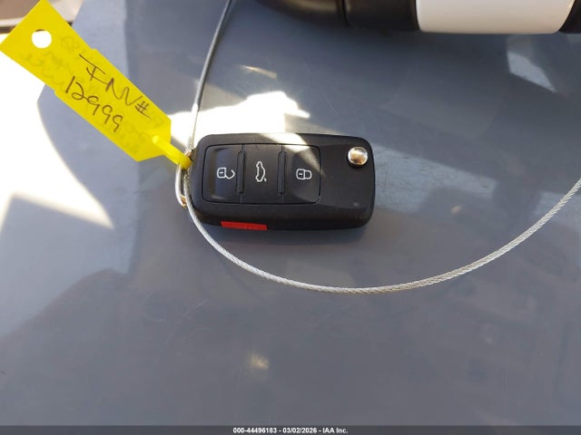 2018 VOLKSWAGEN BEETLE 3VWJD7AT8JM702492 Photo 10