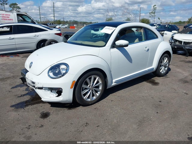 2018 VOLKSWAGEN BEETLE 3VWJD7AT8JM702492 Photo 1