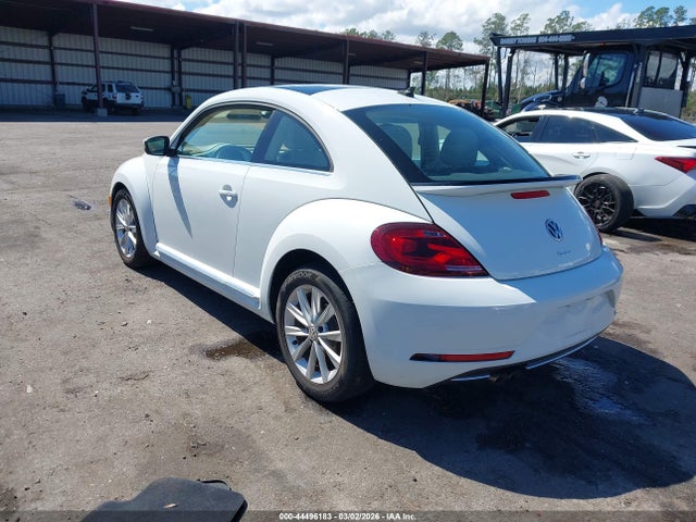 2018 VOLKSWAGEN BEETLE 3VWJD7AT8JM702492 Photo 2