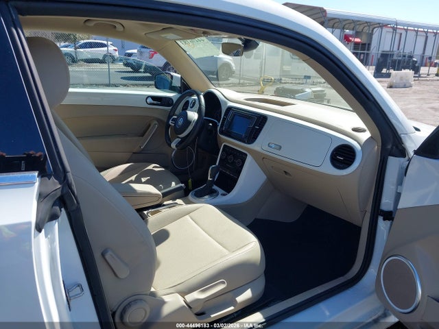 2018 VOLKSWAGEN BEETLE 3VWJD7AT8JM702492 Photo 4