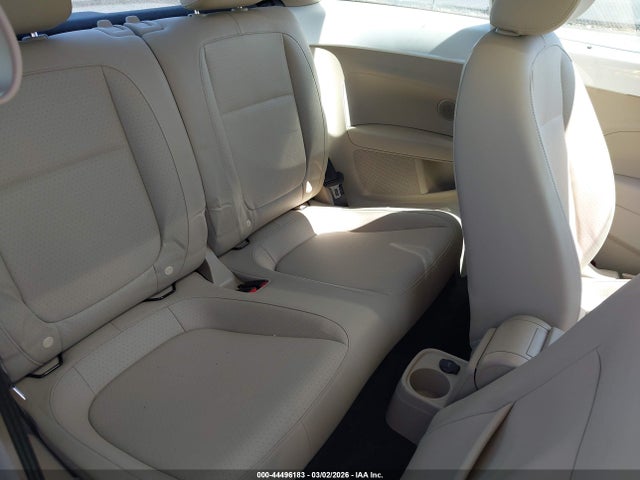 2018 VOLKSWAGEN BEETLE 3VWJD7AT8JM702492 Photo 7