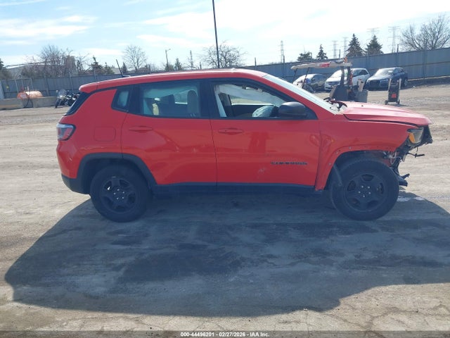 44496201 :رقم المزاد ، 3C4NJCAB0KT640087 vin ، 2019 Jeep Compass Sport Fwd مزاد بيع
