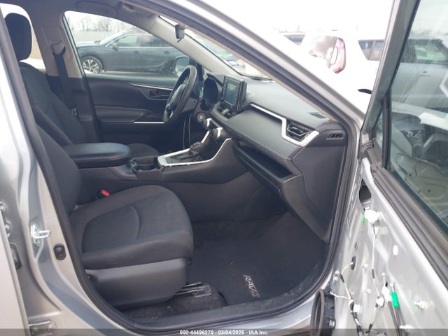 2T3H1RFV3MW177120 Toyota RAV4 LE