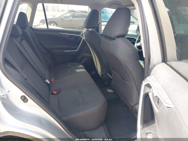 2T3H1RFV3MW177120 Toyota RAV4 LE