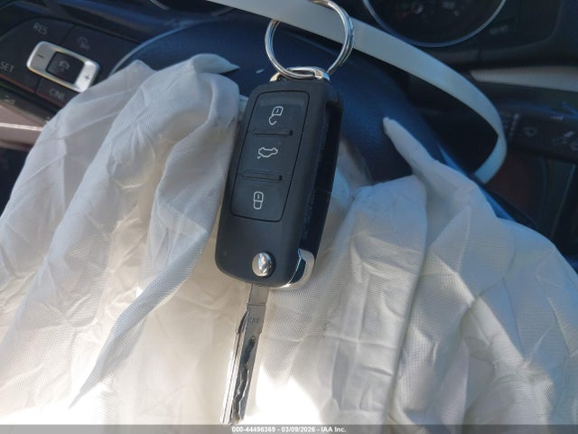 44496369 :رقم المزاد ، 1VWAA7A35JC039523 vin ، 2018 Volkswagen Passat 2.0t R-line/2.0t S مزاد بيع