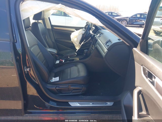 44496369 :رقم المزاد ، 1VWAA7A35JC039523 vin ، 2018 Volkswagen Passat 2.0t R-line/2.0t S مزاد بيع
