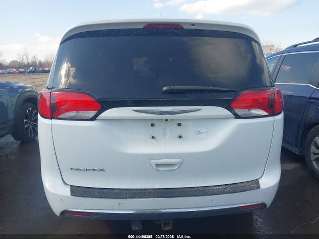 Продажа на аукционе авто 2017 Chrysler Pacifica Touring-l, vin: 2C4RC1BG4HR712236, номер лота: 44496385