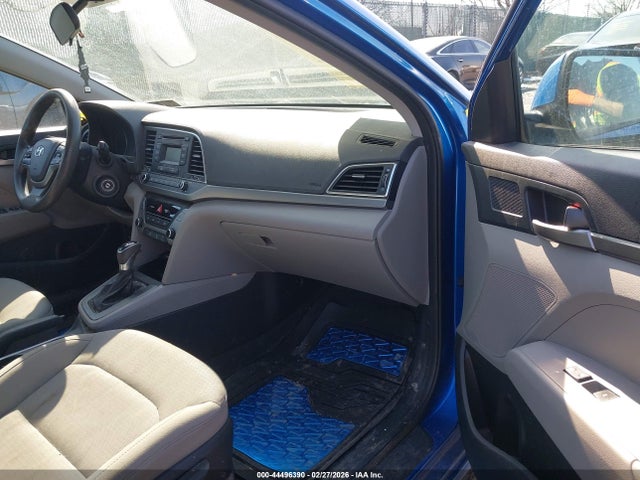 5NPD74LF4JH296262 Hyundai ELANTRA SE