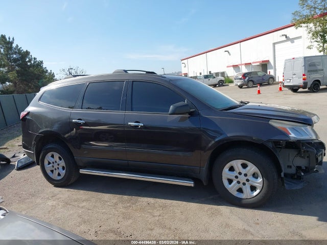 1GNKRFED8HJ286075 Chevrolet Traverse Ls