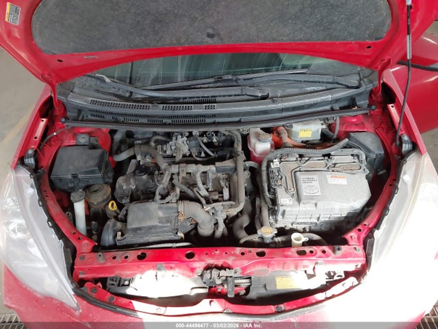 JTDKDTB30E1574105 Toyota Prius C Four
