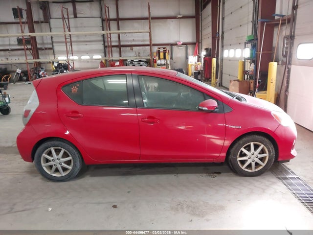 JTDKDTB30E1574105 Toyota Prius C Four