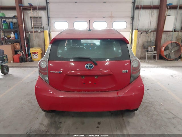 JTDKDTB30E1574105 Toyota Prius C Four