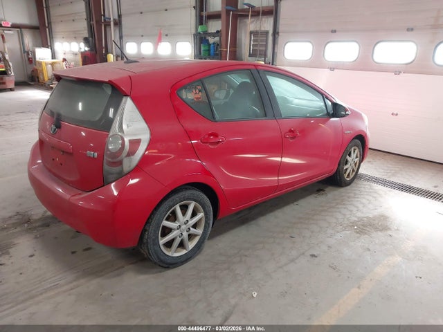 JTDKDTB30E1574105 Toyota Prius C Four